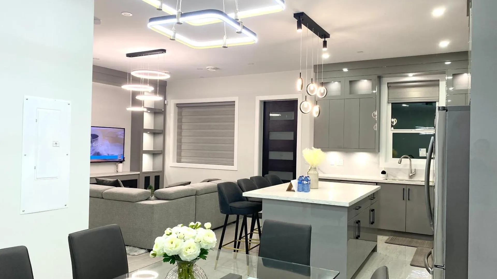 Modern And New House Near Pne With Big Garden And Free Parking Apartment Vancouver